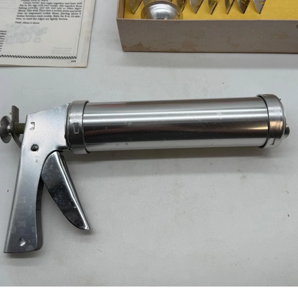 Vintage Wear-Ever Aluminum Cookie Gun and Pastry Decorator NMade in USA 50s 60s